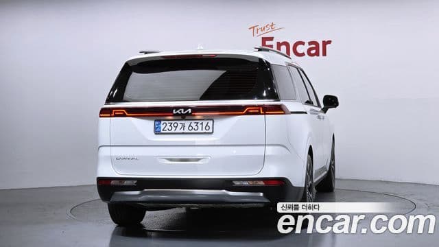 Kia Carnival 2021 — ფოტო 4/20