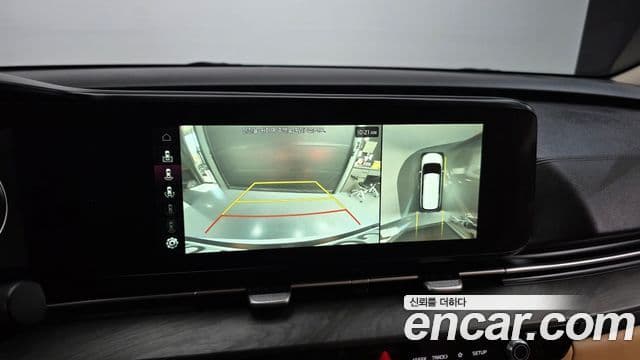 Kia Carnival 2021 — ფოტო 15/20