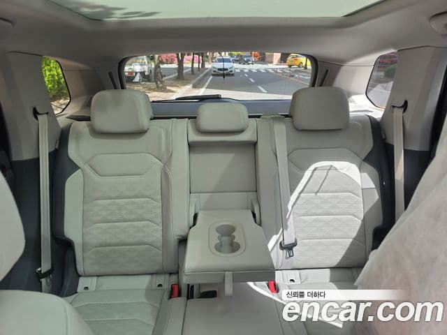 Volkswagen Touareg 2025 — ფოტო 16/19