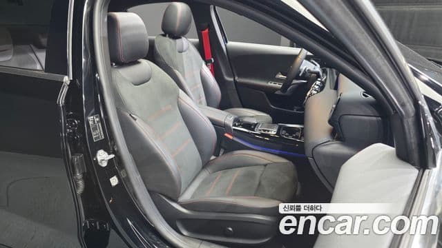 Mercedes-Benz A-Class 2020 — фото 12 из 20