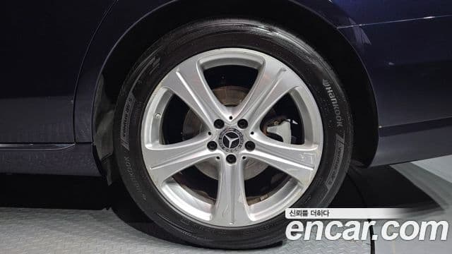 Mercedes-Benz E-Class 2018 — фото 20 из 20