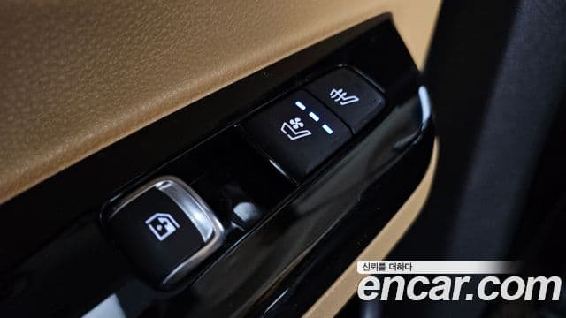 Kia Carnival 2021 — Фото 18/20