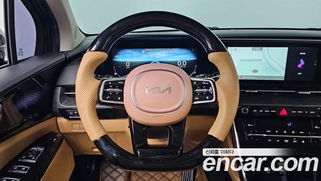 Kia Carnival 2022 — фото 13 из 20