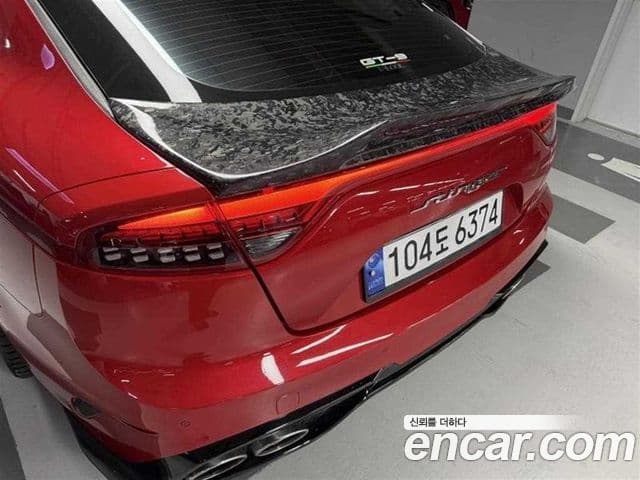 Kia Stinger 2020 — ფოტო 18/20