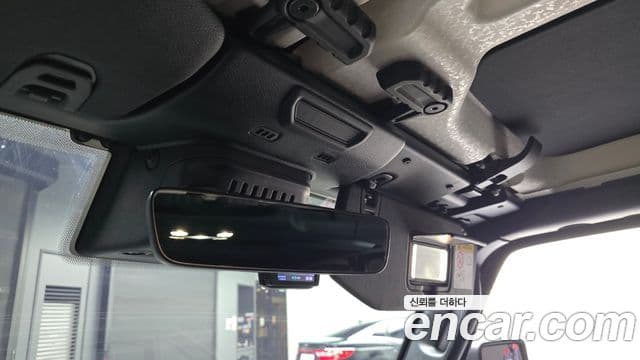 Jeep Wrangler 2019 — ფოტო 18/20