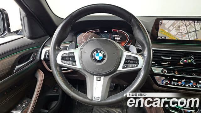 BMW 5 Series 2020 — Фото 12/20