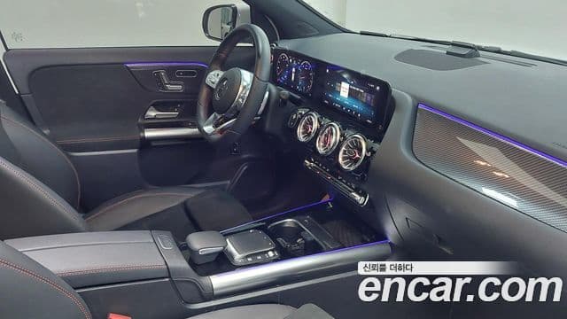 Mercedes-Benz GLA-Class 2023 — ფოტო 8/20