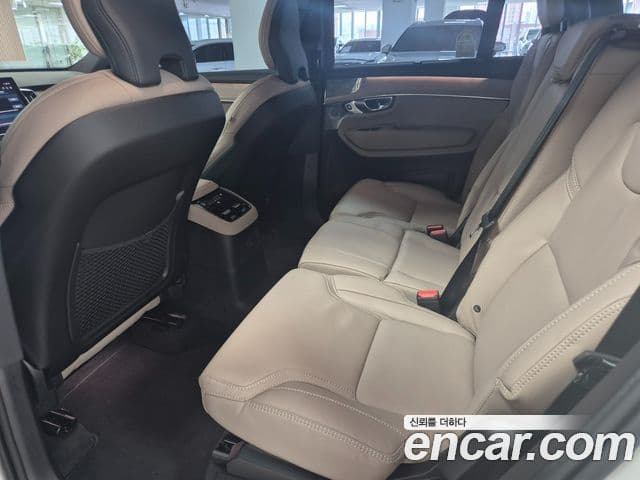 Volvo XC90 2025 — ფოტო 13/20
