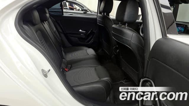 Mercedes-Benz A-Class 2020 — Photo 10/20