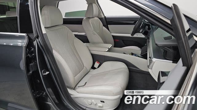 Hyundai Grandeur Hybrid 2023 — Photo 10/32