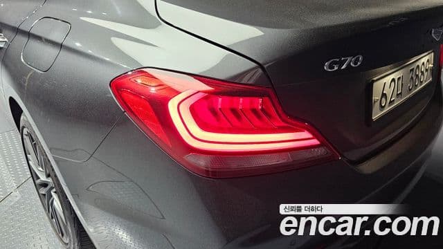 Genesis G70 2018 — Photo 25/31