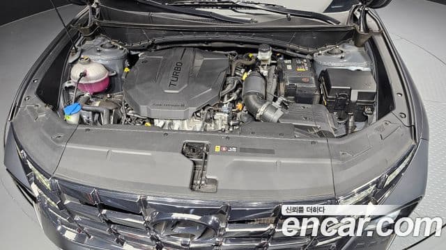Hyundai Tucson Hybrid 2023 — Photo 10/20