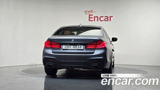BMW 5 Series 2018 — Photo 13/20