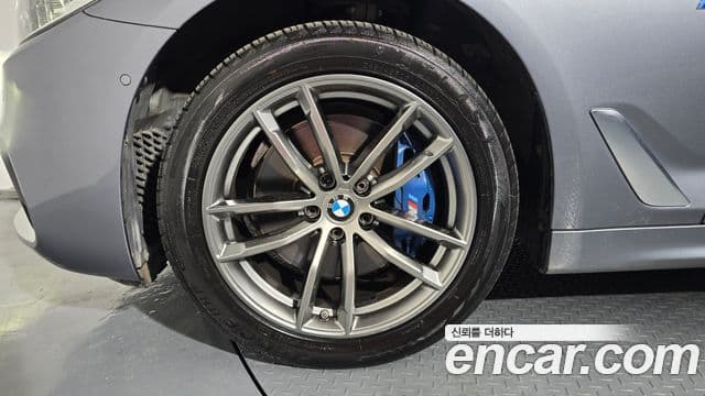 BMW 5 Series 2018 — Photo 20/20