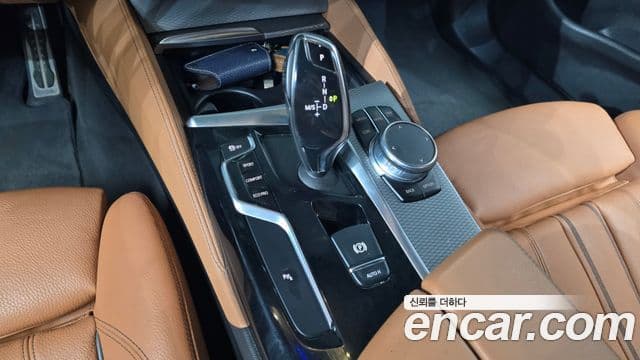 BMW 5 Series 2018 — Photo 7/20