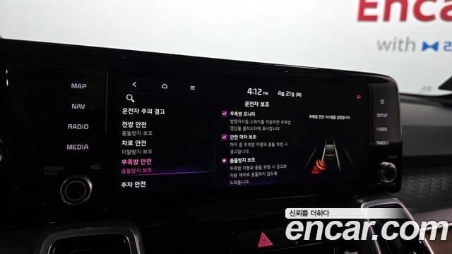 Kia Sorento 2021 — ფოტო 16/20