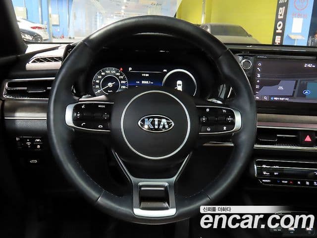 Kia K5 2020 — ფოტო 6/20