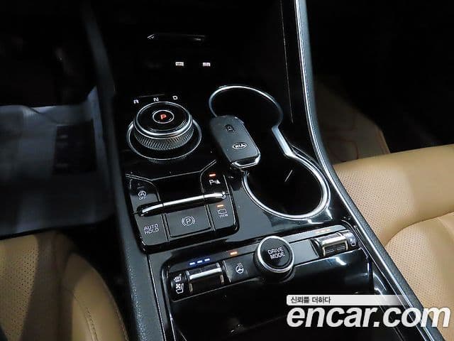 Kia K5 2020 — ფოტო 9/20