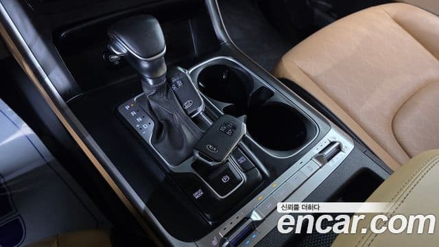 Kia Carnival 2021 — ფოტო 9/20