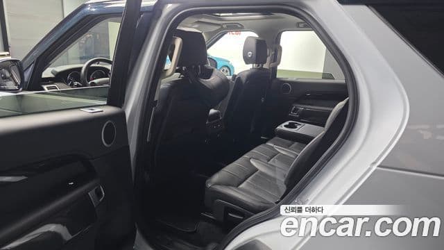Land Rover Discovery 5 2019 — Şəkil 11/20