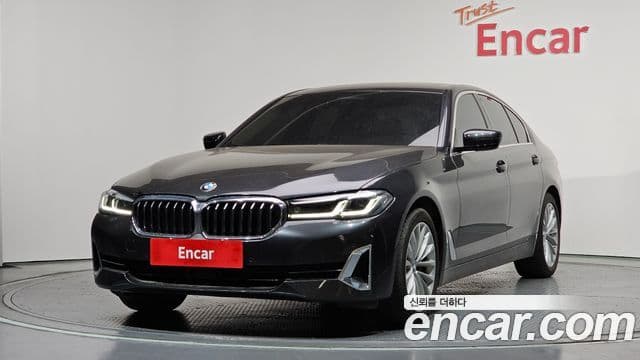 BMW 5 Series 2022 — Şəkil 9/20