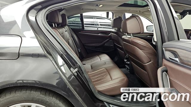 BMW 5 Series 2022 — Şəkil 12/20