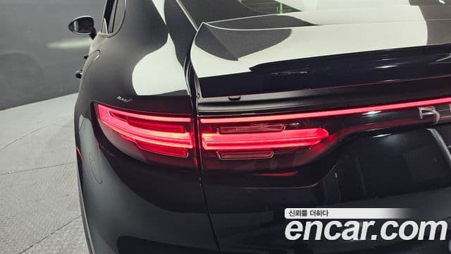 Porsche Cayenne 2021 — Photo 27/30