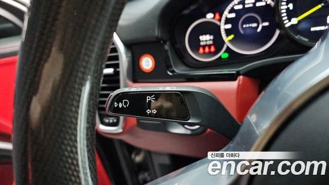 Porsche Cayenne 2021 — Photo 22/30