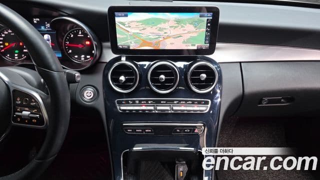 Mercedes-Benz C-Class 2020 — ფოტო 16/20