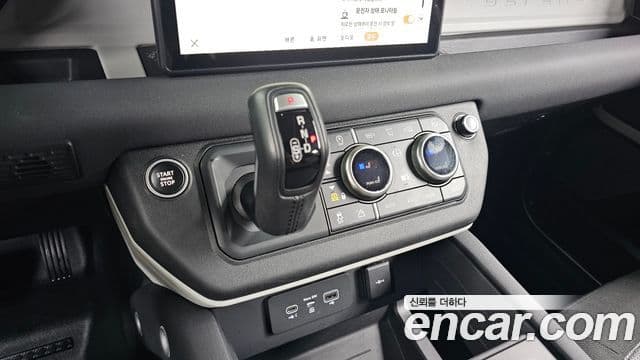 Land Rover Defender 2020 — фото 9 из 20