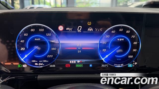 Mercedes-Benz EQA 2025 — ფოტო 11/12