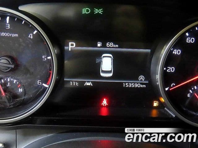 Kia Carnival 2023 — ფოტო 8/20