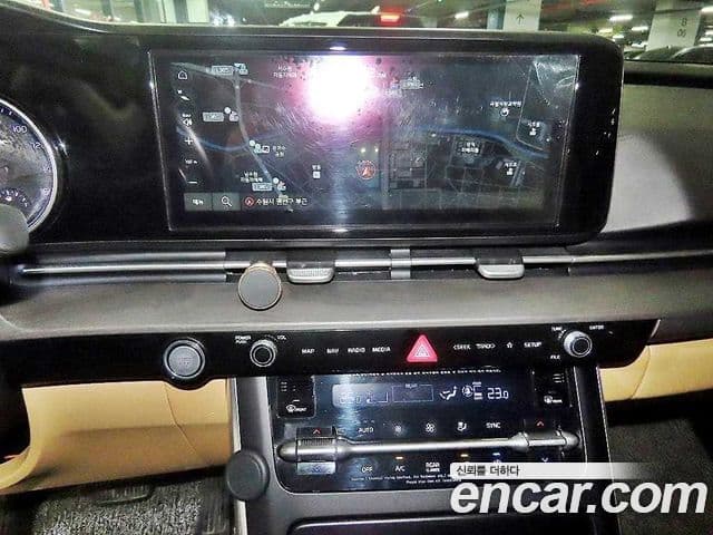 Kia Carnival 2023 — ფოტო 11/20