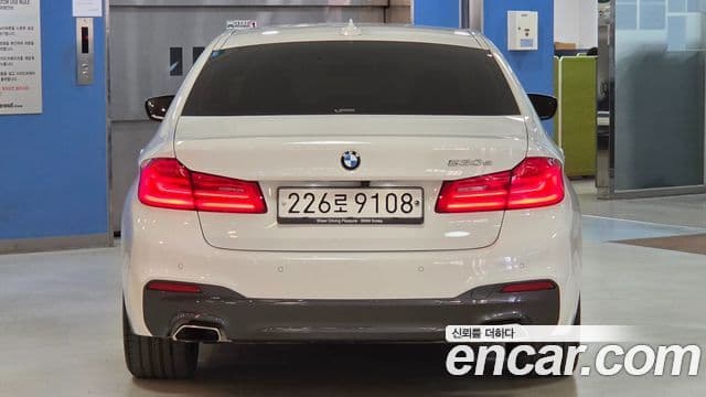 BMW 5 Series 2020 — ფოტო 4/20