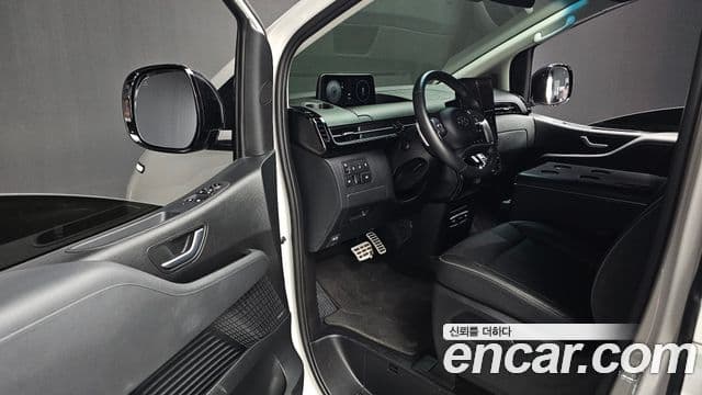 Hyundai Staria 2022 — ფოტო 11/20