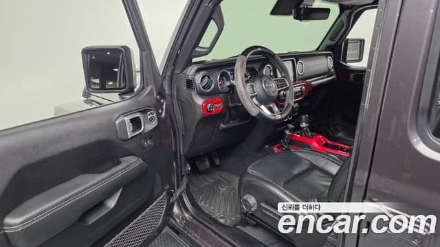 Jeep Wrangler 2019 — ფოტო 9/20