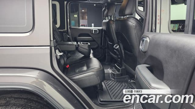Jeep Wrangler 2019 — ფოტო 11/20