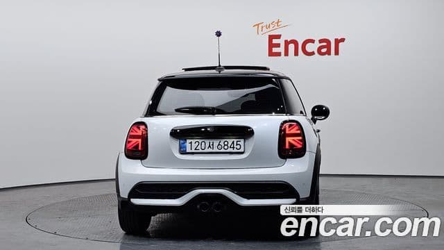 Mini Cooper S 2024 — ფოტო 6/20
