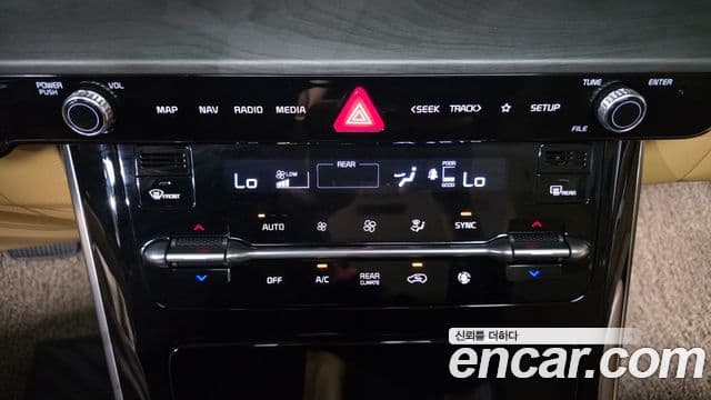 Kia Carnival 2021 — фото 20 из 20