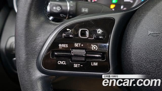Mercedes-Benz C-Class 2020 — фото 14 из 20