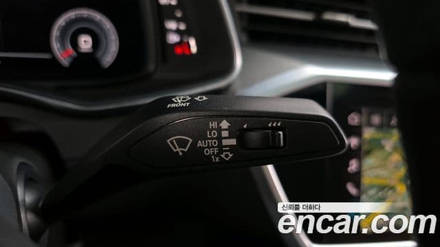 Audi A6 2020 — ფოტო 27/32