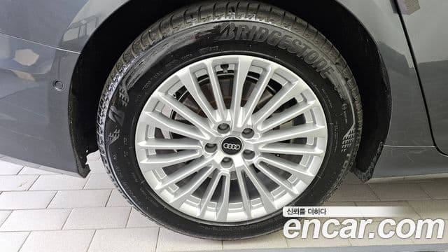 Audi A6 2021 — ფოტო 5/20