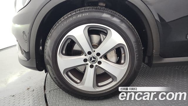 Mercedes-Benz GLC-Class 2019 — Şəkil 5/20