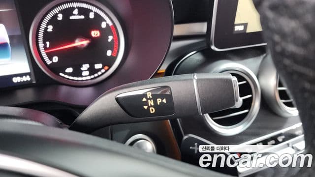 Mercedes-Benz GLC-Class 2019 — Şəkil 9/20
