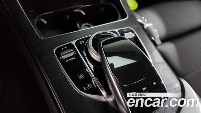 Mercedes-Benz GLC-Class 2019 — Şəkil 19/20