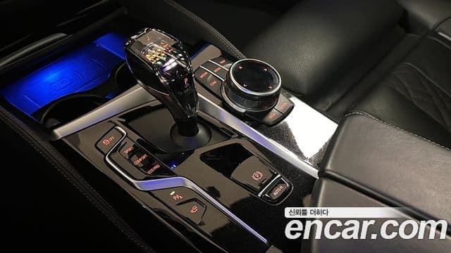 BMW 5 Series 2021 — фото 7 из 20