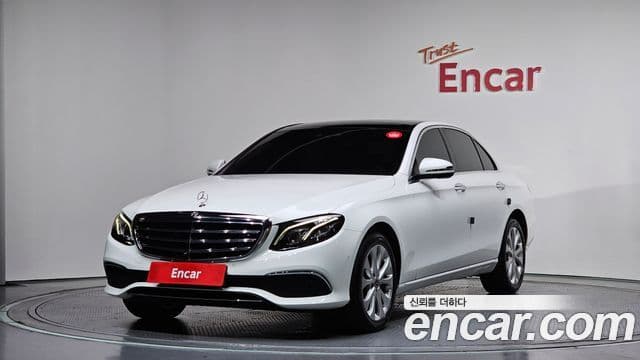Mercedes-Benz E-Class 2019 — ფოტო 1/20