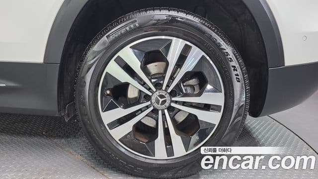 Mercedes-Benz GLB-Class 2022 — Photo 22/34