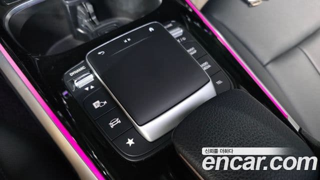 Mercedes-Benz GLB-Class 2022 — Photo 19/34