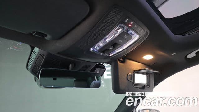 Mercedes-Benz GLB-Class 2022 — Photo 13/34